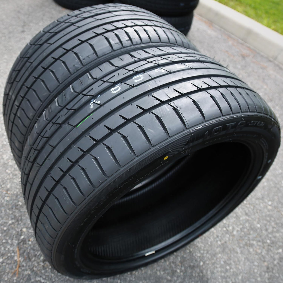 4 All Season 20 inch Tires H7932