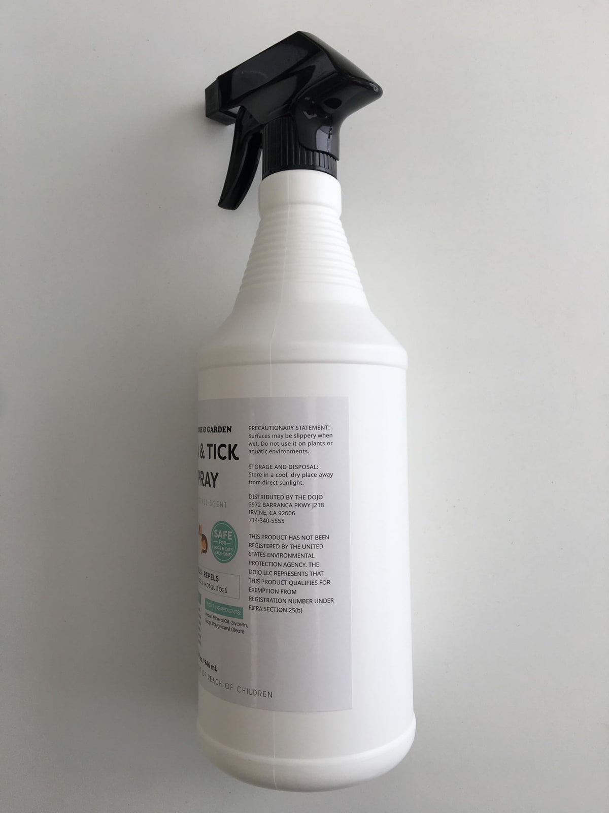 Flea and Tick Spray for Dogs & Cats 32oz W46375